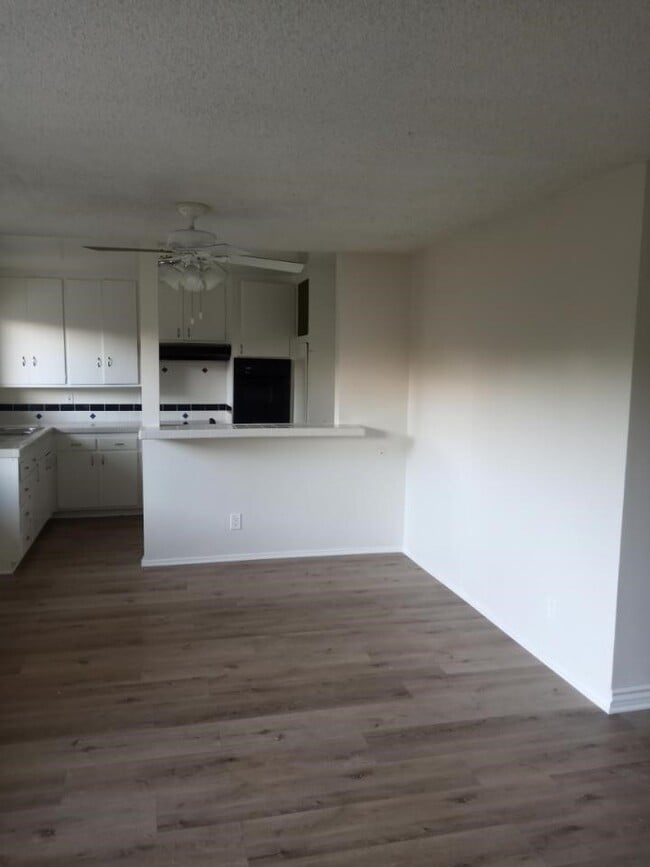 Photo - 11725 Gilmore St Unit 3