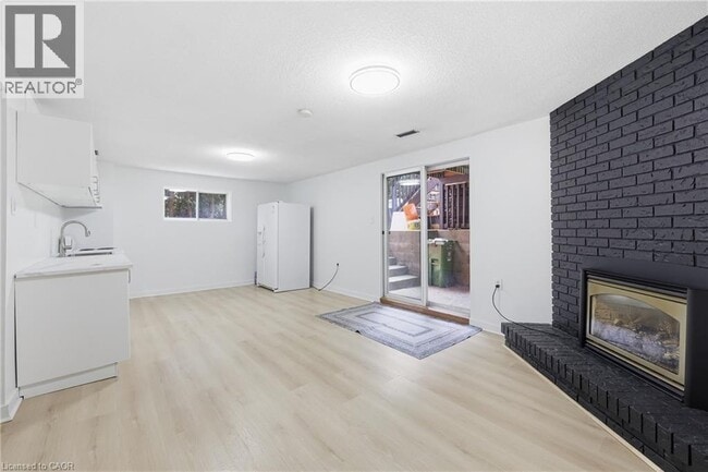 Photo - 79 Adis Ave