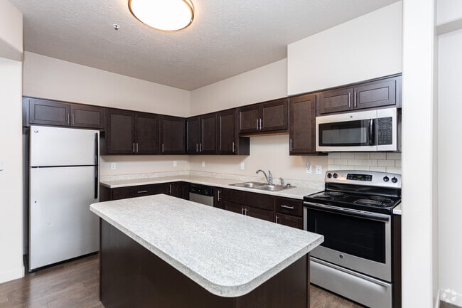 1BR, 1BA - 658SF - Kitchen