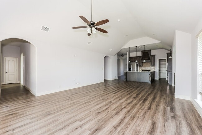 Photo - 1024 English Oak Dr
