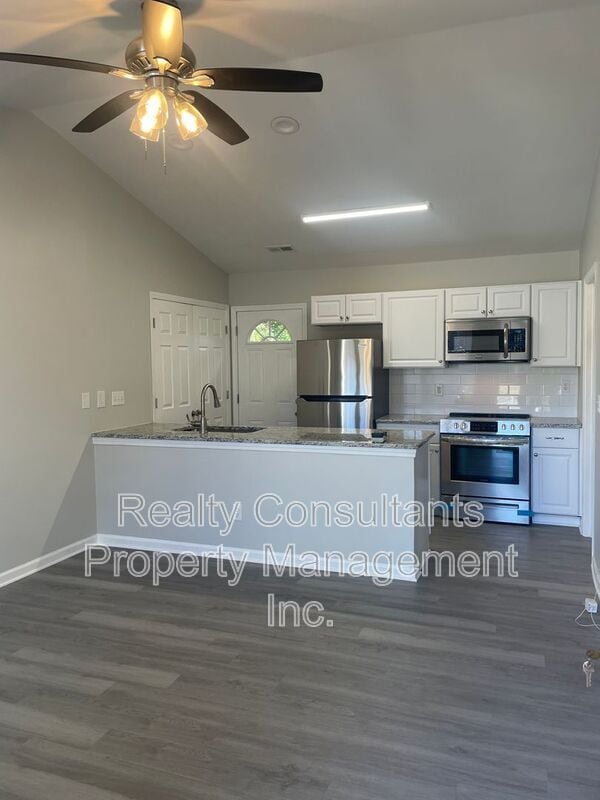 Photo - 4430 Faraday St