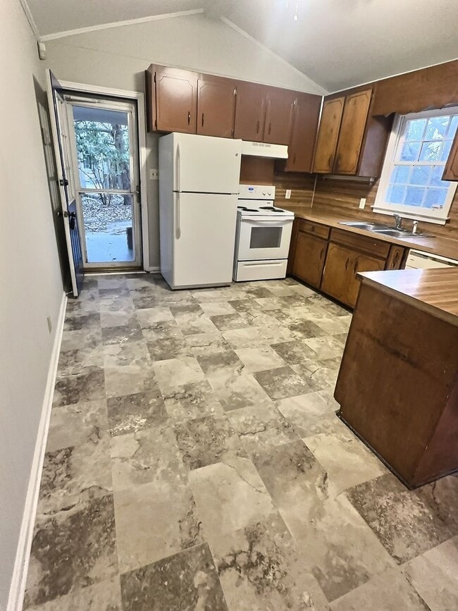 Photo - For Rent in Montgomery! First month's rent...