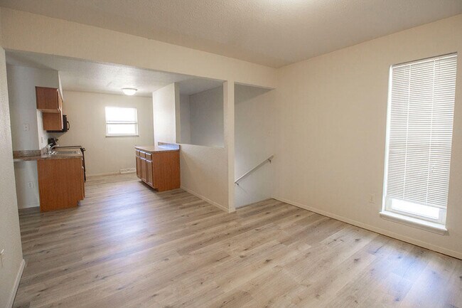 Photo - 1005 W Ash St