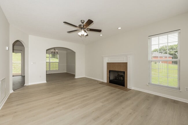 Photo - 102 Polk Ct