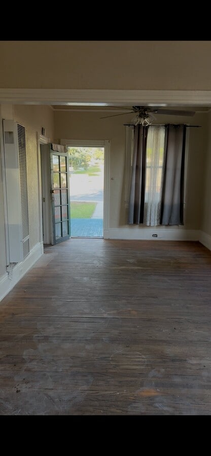 Photo - 7047 Painter Ave