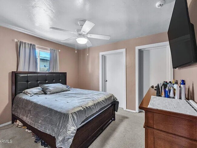 Photo - 2801 W Glenrosa Ave