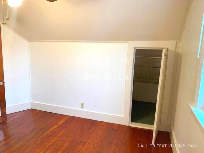 160 Grove St Unit D