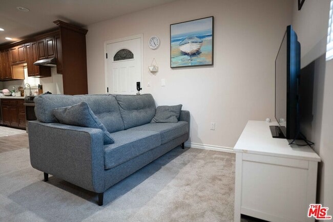 Photo - 306 E 36th St