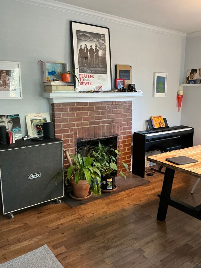 Photo - Charming 3 bedroom/ 2 bathroom Home Close to UGA and Hospitals!