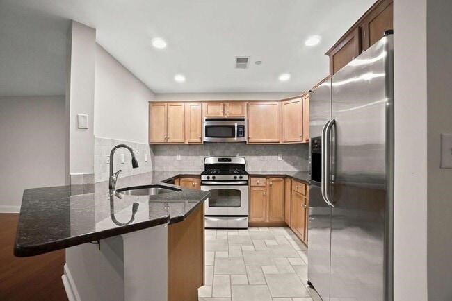 Photo - 120 Wyllis Ave Unit 424