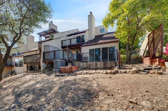 173 N Grant Ln