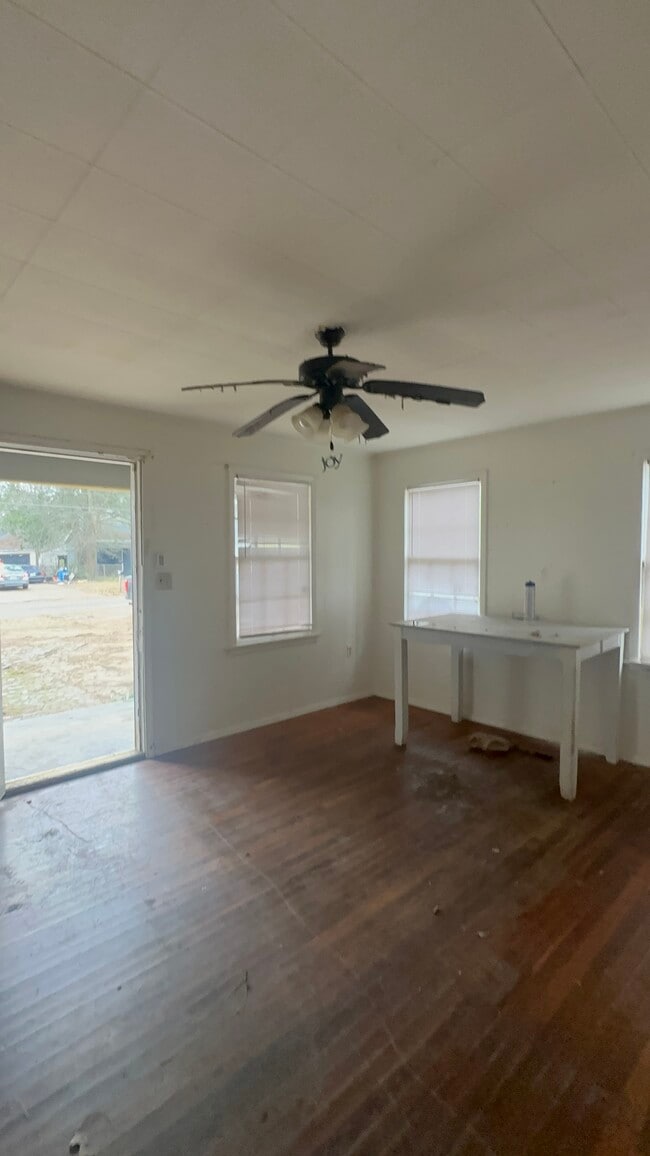 Photo - 434 Mason Blvd