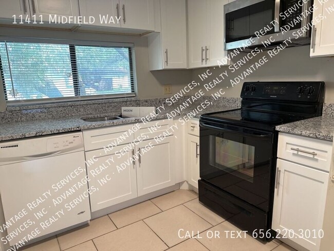 Photo - 11411 Midfield Way