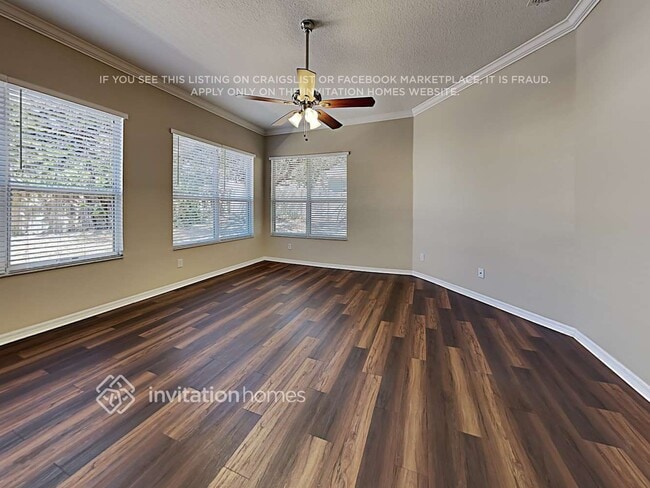 Photo - 136 Lombard Cir