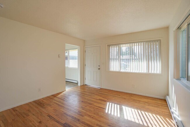 Photo - Meadowlark Apartments