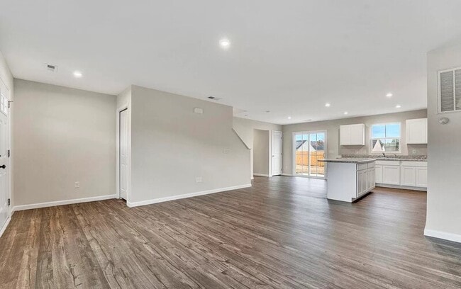 Photo - 8 Torrington Dr