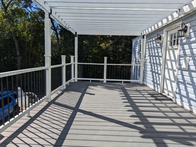 Photo - 527 Savannah Hwy Unidad B - Upstairs