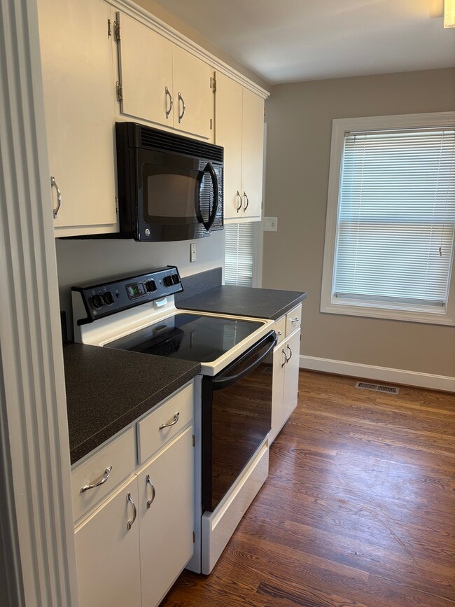 Photo - 4002 Massie Ave