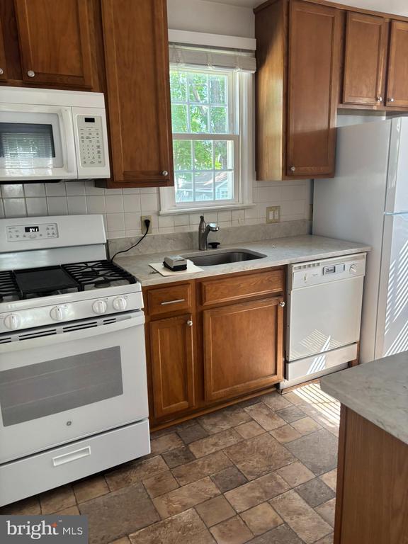 Photo - 6844 Westmoreland Rd