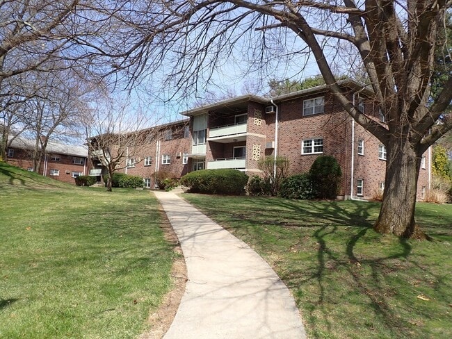 Building Photo - 51 Jacqueline Rd Unit 3