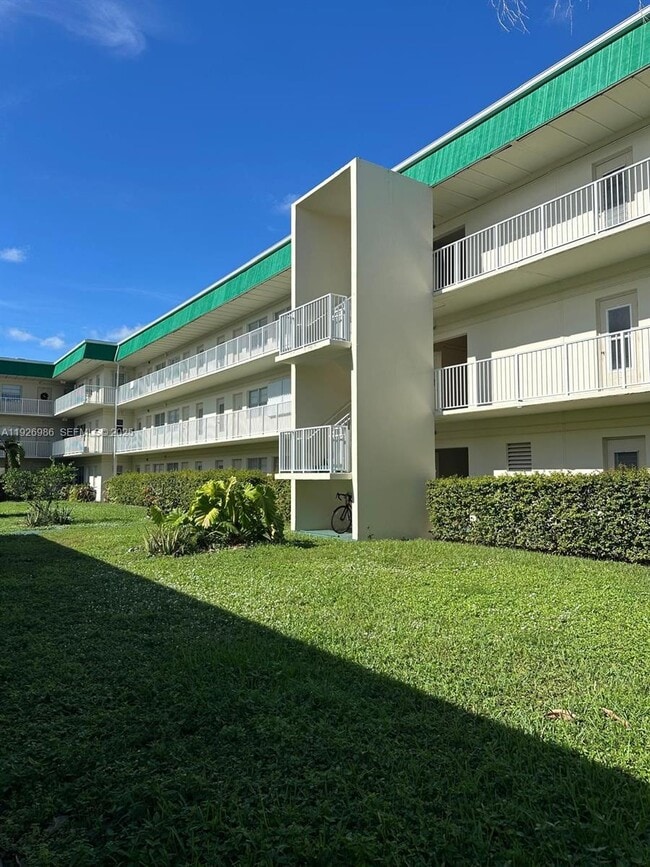 Photo - 1450 Atlantic Shores Blvd Unit 204