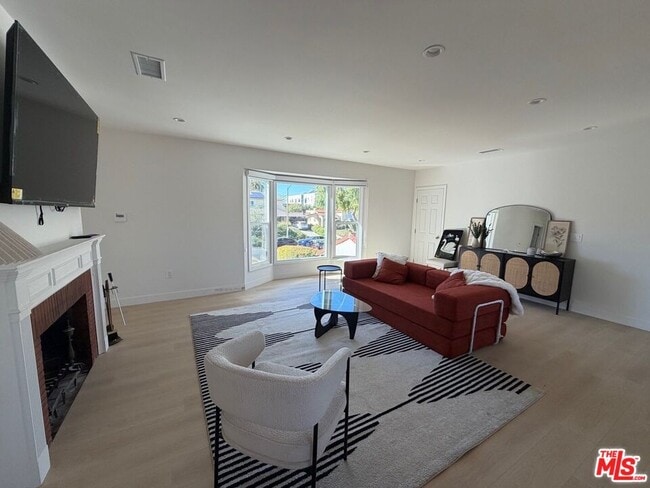 Photo - 1546 S Ogden Dr Unidad A