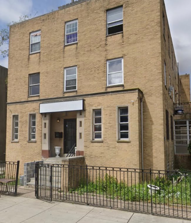 Building Photo - 3036-40 N 22nd St Rental