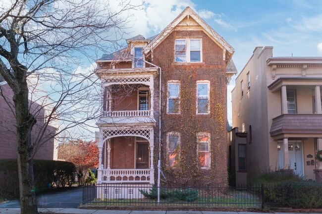 Building Photo - 119 Olive St Unit 2nd Floor