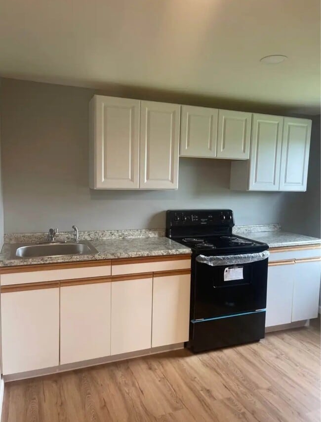 Photo - EZ INDUSTRIES, LLC Unit 3