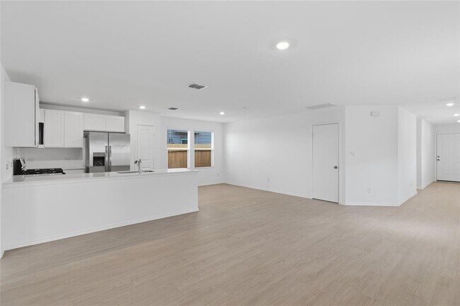 Photo - 596 Sormonne Lp