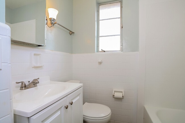 Photo - 5565 Fairwood Rd