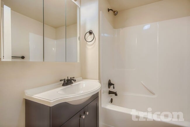 Photo - 9022 Lorraine Ave S