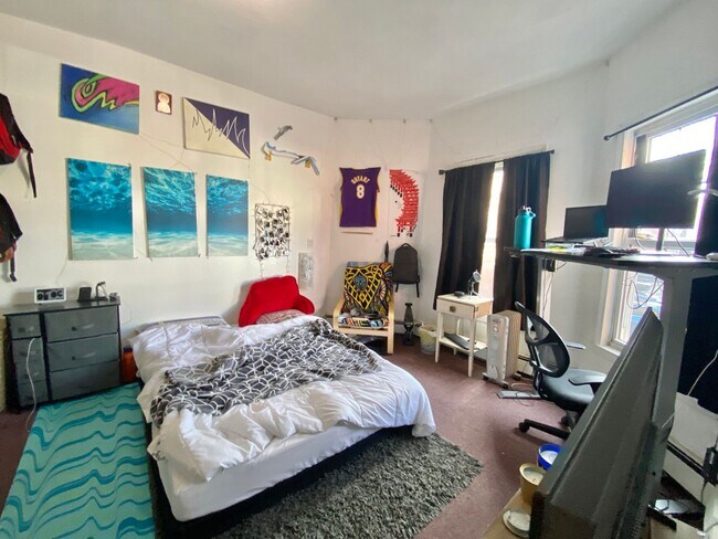 Photo - Awesome value five bedroom in Brookline