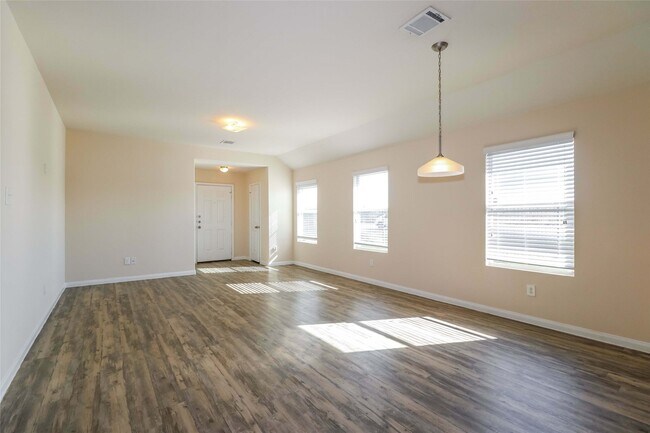 Photo - 2407 Sailors Way
