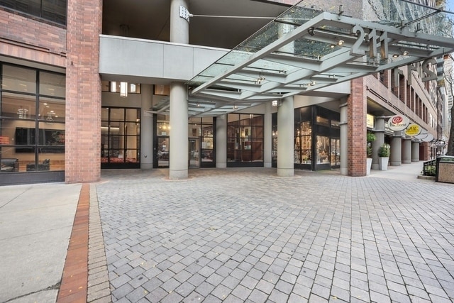 Building Photo - 211 E Ohio St Unit 2217