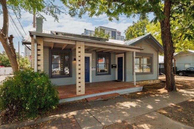 Photo - AVAILABLE AUGUST: Prime Location - 3 BR / 1 BA home located in Downtown and Walk to UT