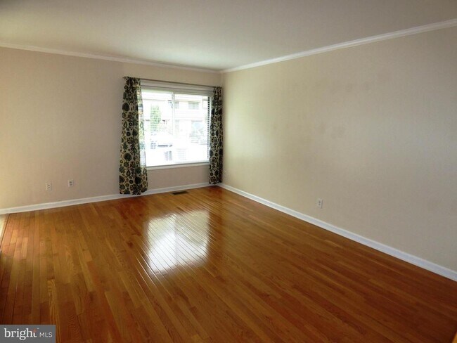 Photo - 2253 Coppersmith Square