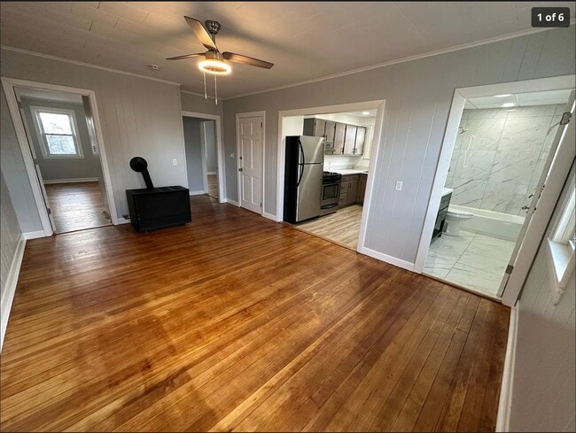 Building Photo - 197 Tripp St Unit 2