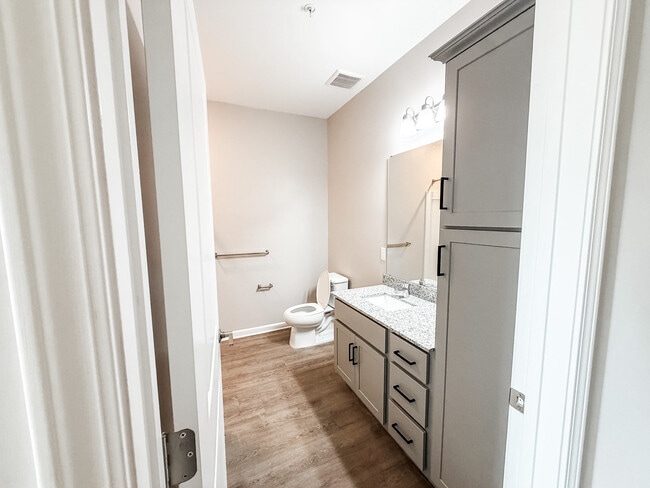 4 BR - Primary Bathroom
