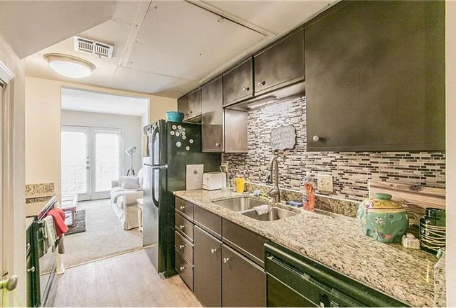 Photo - 600 Bagby Ave