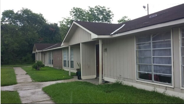 Photo - Village Park Apartments