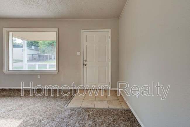 Photo - 2401 Piccadilly Cir