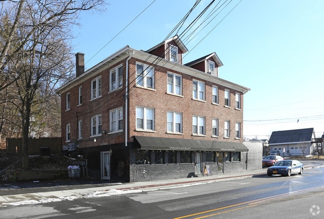 Photo - 32 Market St