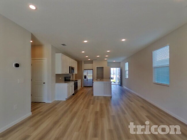 Photo - 64 Brazil Nut Cir