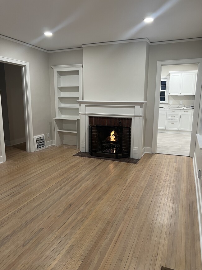 Photo - 613 E 20th St