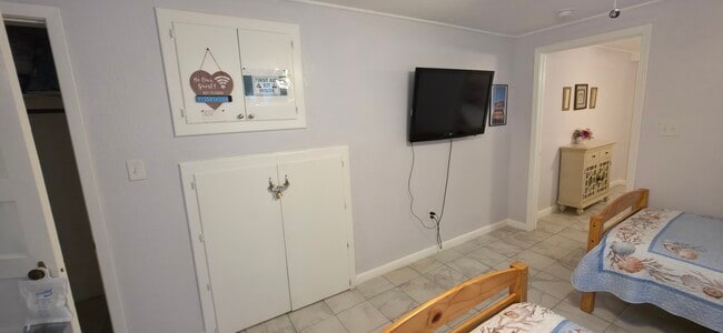 Photo - 1915 Avenue O 1/2 Apartamento