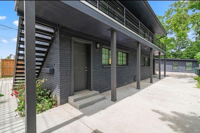 Photo - 6810 Del Rio St Apartment Unit 4