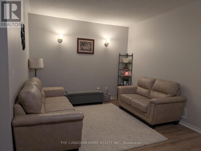 Photo - 2270 Britannia Rd W