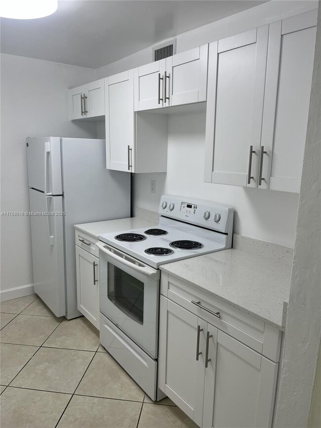 Photo - 10802 N Kendall Dr Unit P1