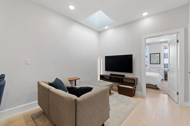 Photo - 406 Madison St Unit 4L